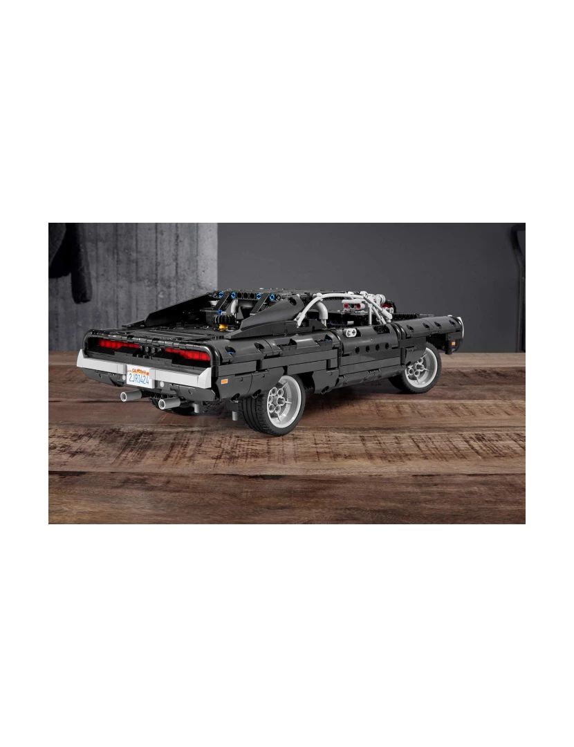 imagem de LEGO Technic 42111 Dom's Dodge Charger Fast & Furious3