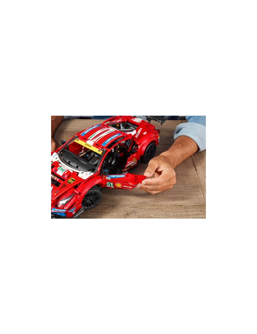 imagem de LEGO Technic 42125 Ferrari 488 GTE “AF Corse #51”3