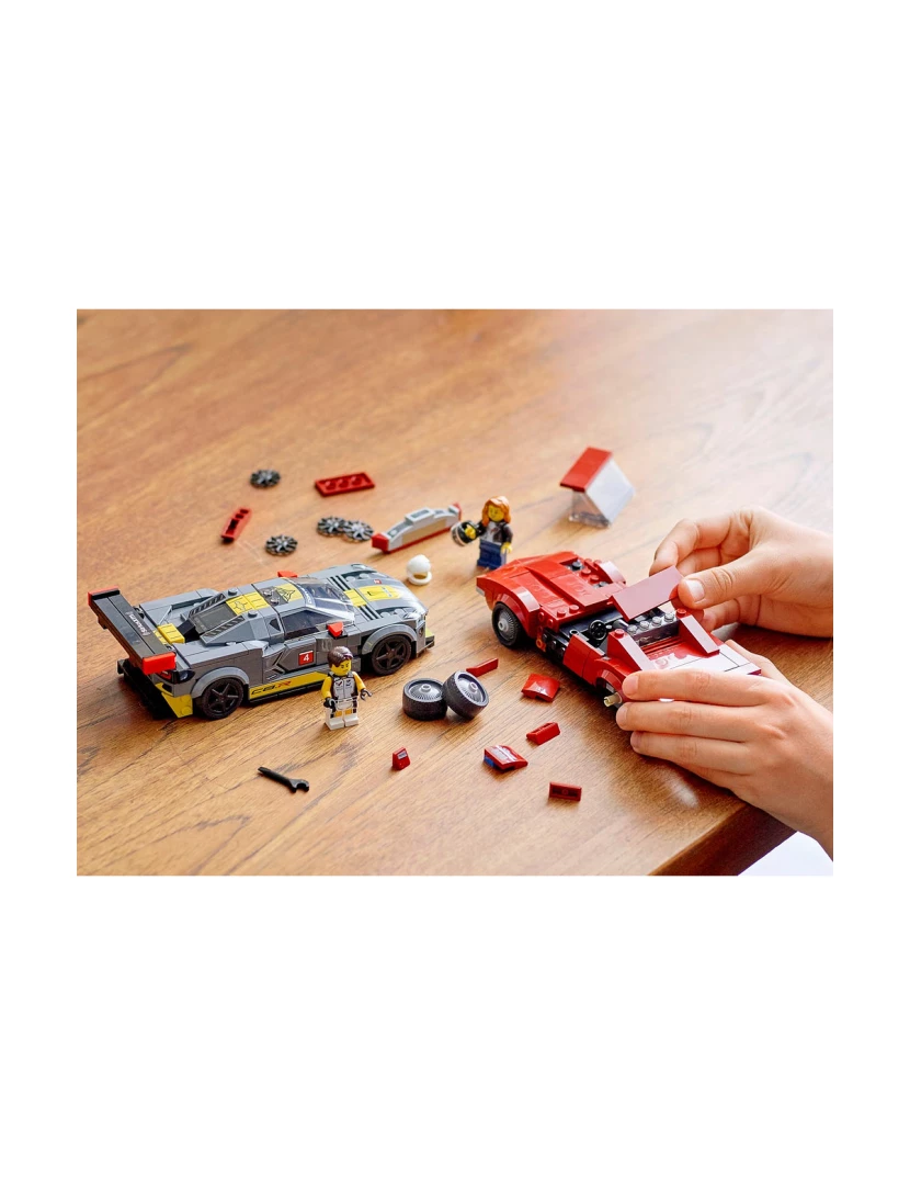 imagem de LEGO Speed Champions Chevrolet Corvette C8.R Race Car e 1968 Chevrolet Corvette - 769034