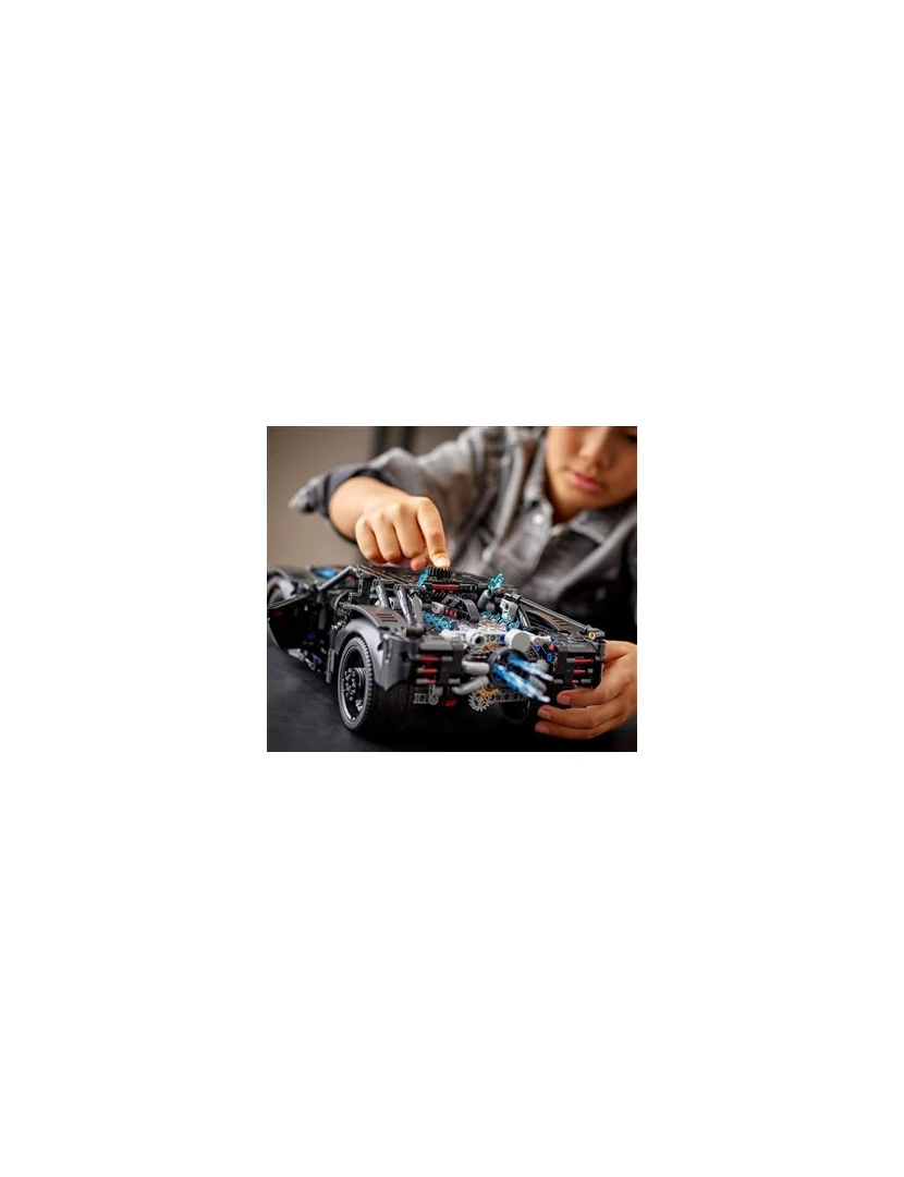 imagem de LEGO Technic O Batmobile Do Batman - 421275