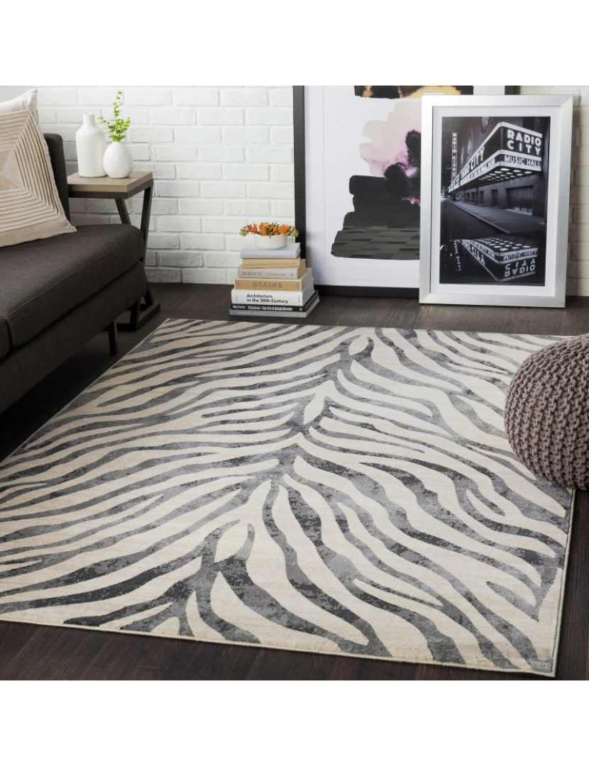 imagem de Tapete Geométrico Estilo Zebra - CYBELE - 120 x 170 cm - Preto e Bege1