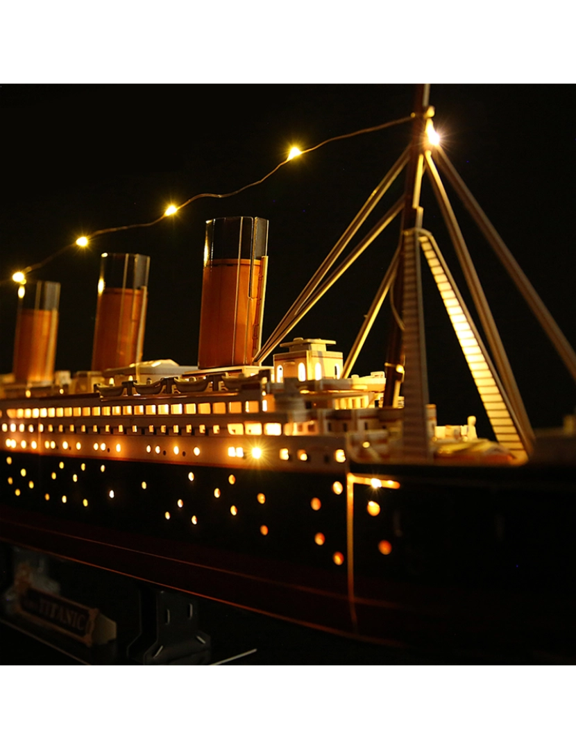 imagem de DAM. Quebra-cabeça Luminoso 3D Titanic XL4