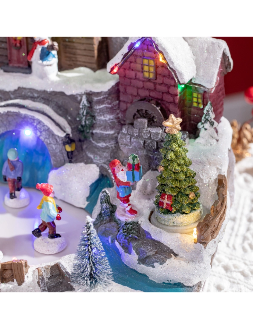 imagem de HOMCOM Aldeia de Natal Cena Decorativa de Natal Iluminada com Luzes LED Árvore Giratória e Pista de Patinagem Decoração de Natal de Mesa 32x25,5x24cm Multicor8