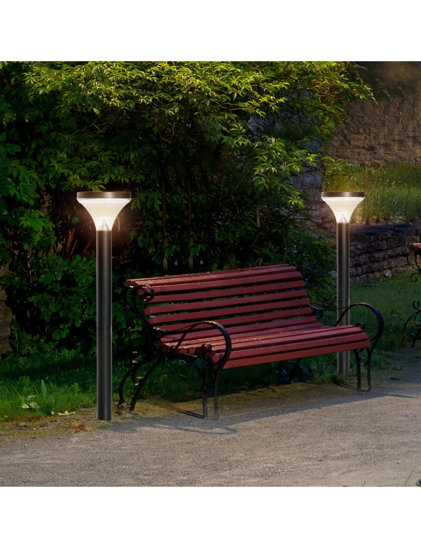 imagem de Outsunny Candeeiros de Pé de Exterior Altura 91,5cm com Luz LED Solar Sensor Crepúsculo e Brilho Variável Conjunto de 2 Candeeiros de Jardim IP44 para Pátio Parque Exterior Preto2