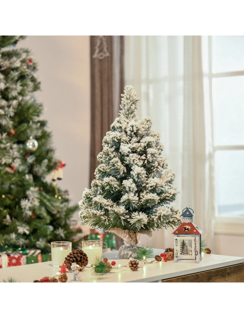 imagem de HOMCOM Árvore de Natal Artificial 60cm com 67 Ramos Ignífugos e Base de Cimento Decoração de Natal para Mesa Escritório Ø32x60cm Verde e Branco2