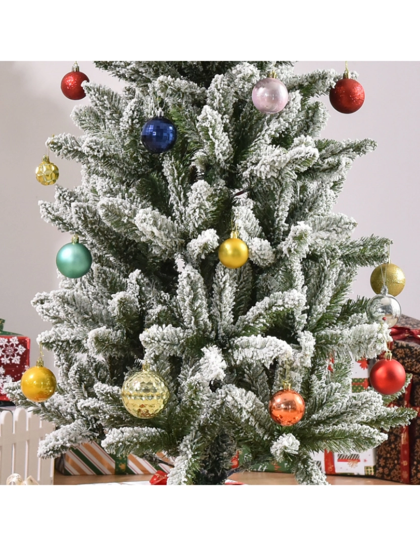 imagem de HOMCOM Árvore de Natal 180cm Neve Artificial com 394 Ramos Ignífugos de PVC Base Dobrável e Suporte de Aço Decoração de Natal para Interiores Ø60x180cm Verde e Branco9