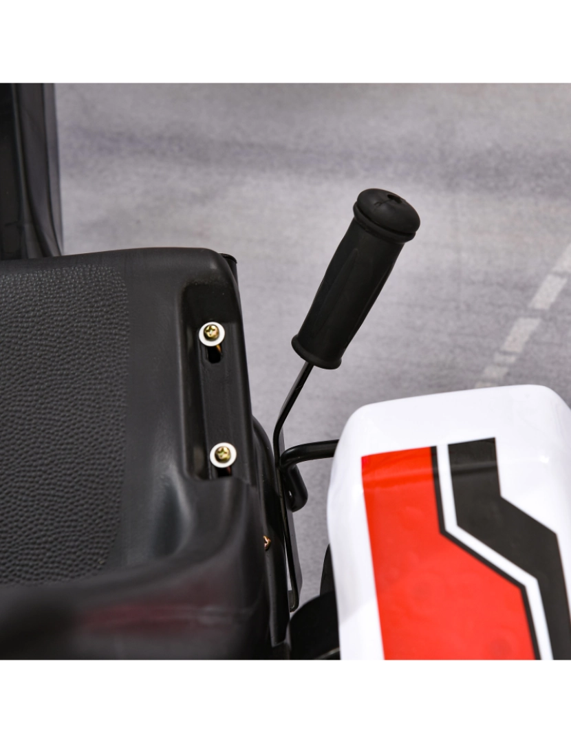imagem de Go Kart a Pedais Infantil 104x66x57cm cor branco, vermelho e preto 341-0368