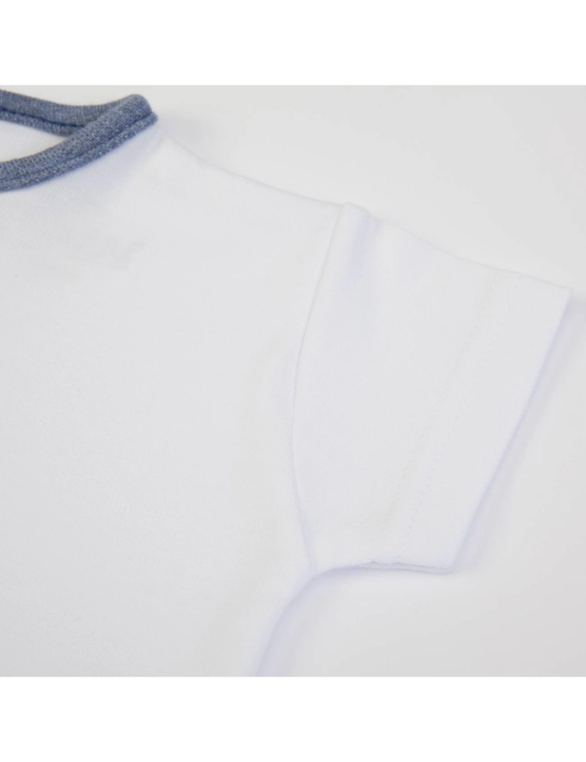imagem de Jardineira + t-shirt4