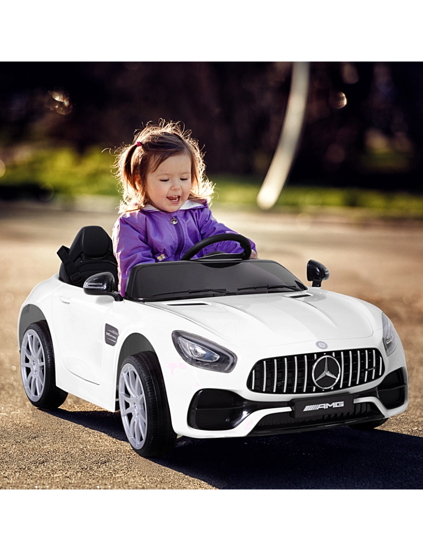 imagem de HOMCOM Mercedes AMG Carro Elétrico Infantil para Crianças acima de 3 anos com Controle Remoto Bateria 12V 4.5AH Carga 40kg 117x74x49cm2