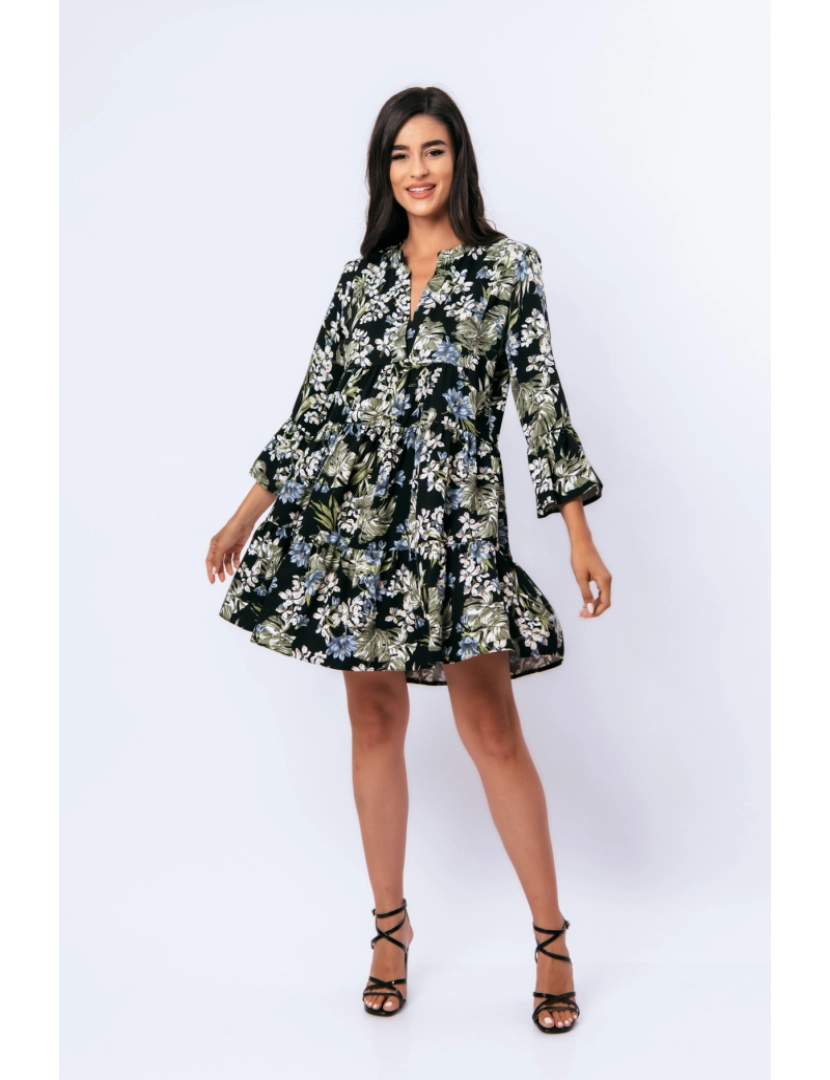 imagem de Khaki, Ecru e vestido floral azul com mangas de sino3