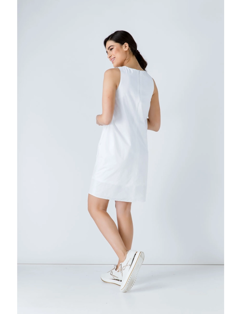 imagem de Vestido de cetim de algodão branco4