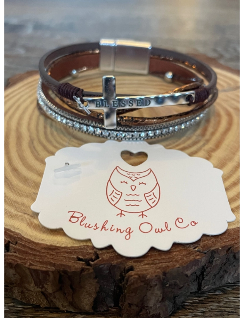 imagem de Blushing Owl Co Pulseira Magnética Blessed Castanha  09392