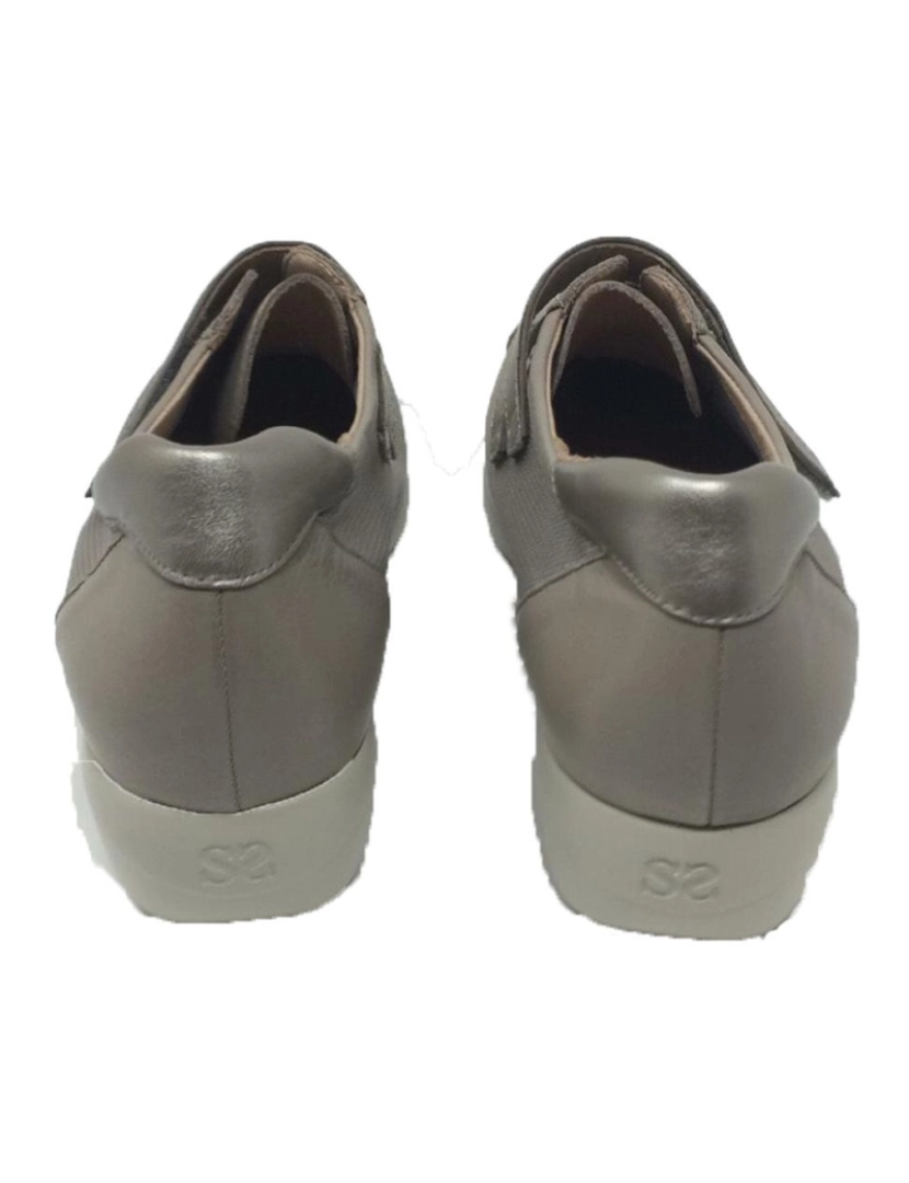 imagem de Sapato de largura especial com ajuste extra para modelo ortopédico4