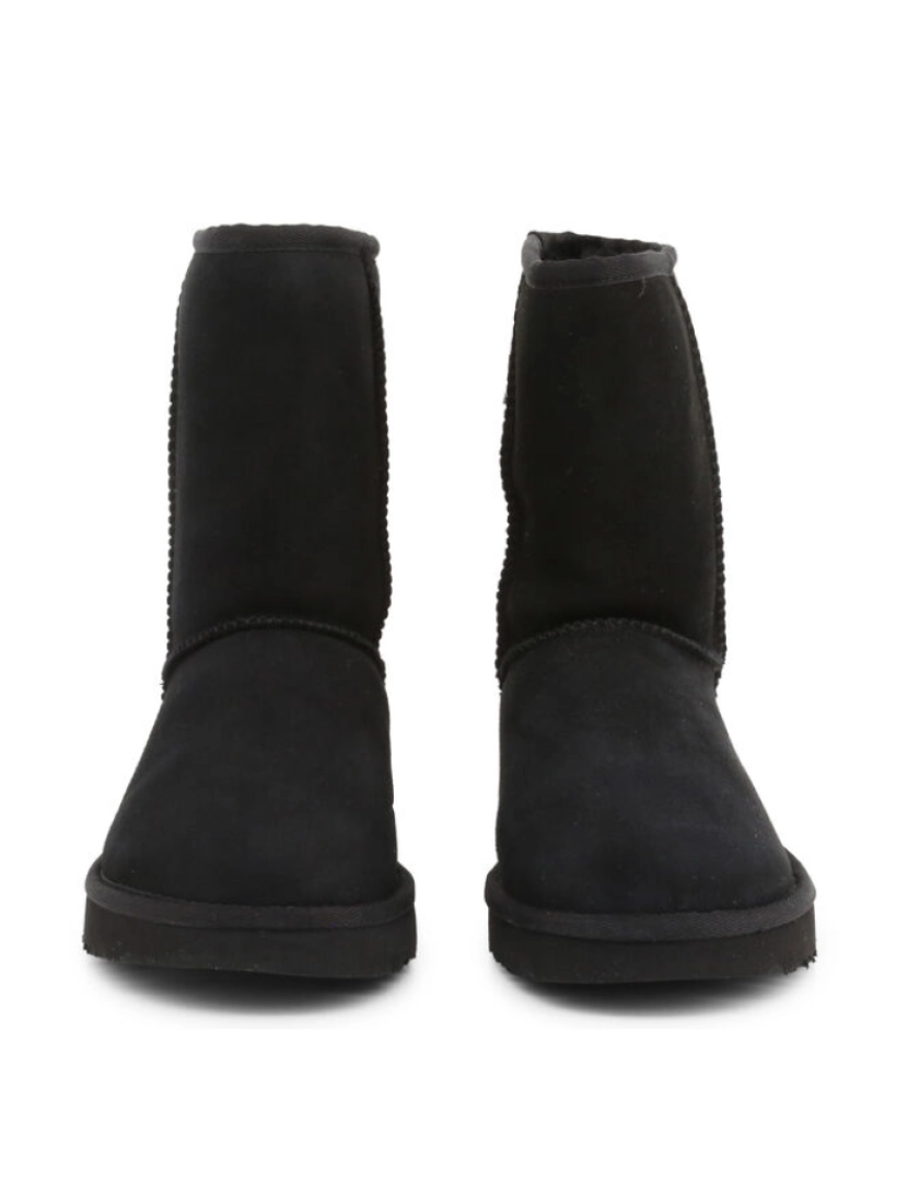 imagem de Ugg - Classic-Short-Ii_1016223 Black-23