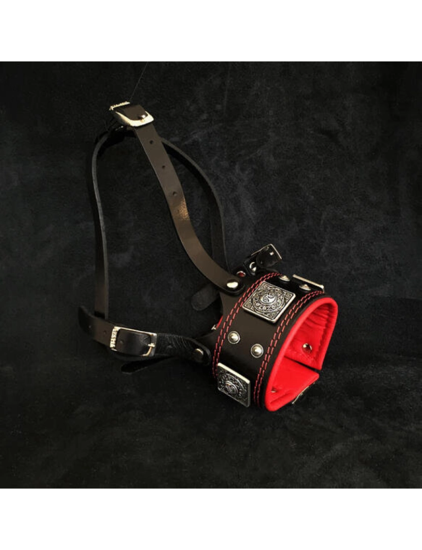 Bestia Custom Dog Gear - O Eros Muzzle Preto e Vermelho