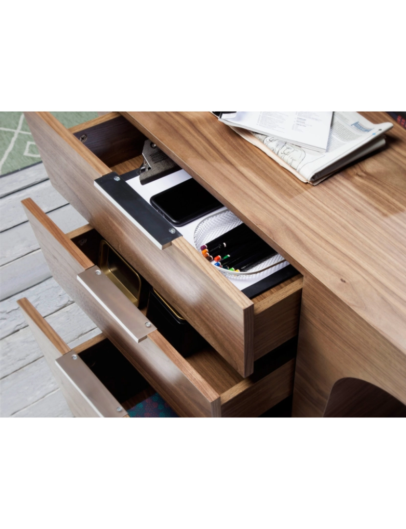 imagem de Mesa de escritório em madeira folheada a nogueira com duas gavetas simples 3012 Angel Cerda6