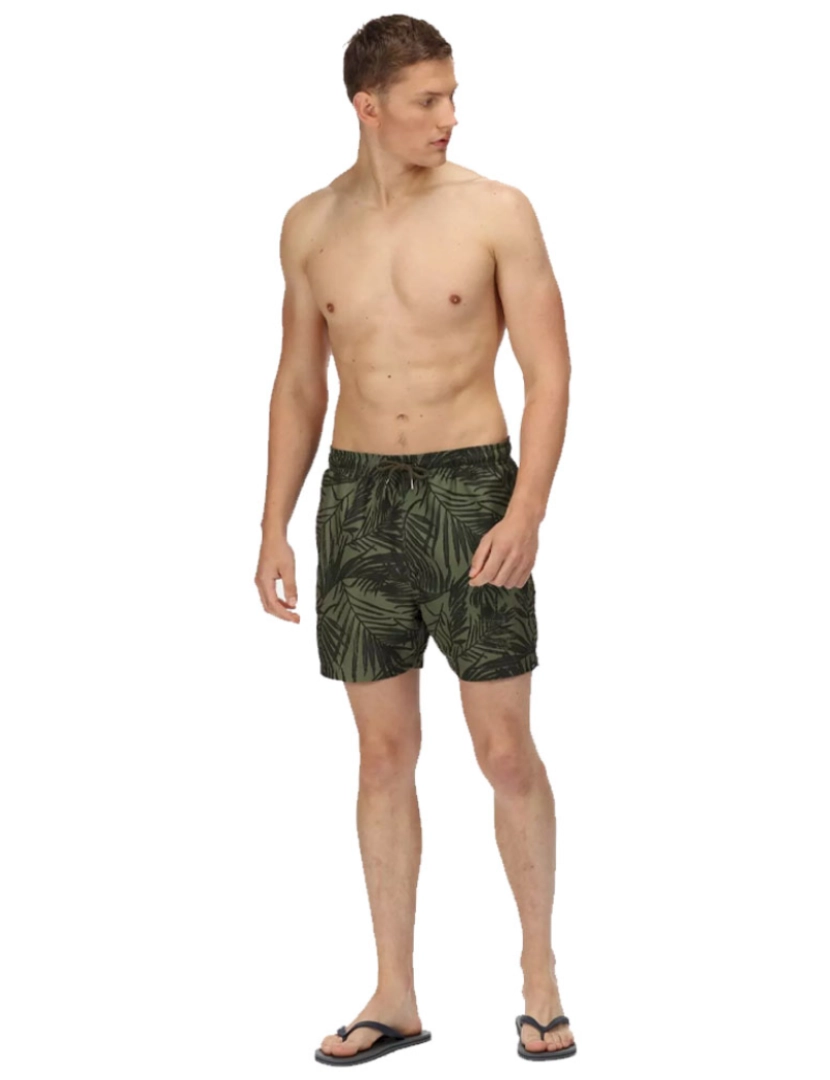 imagem de Regatta Mens Loras Leaf impressão Swim Shorts3