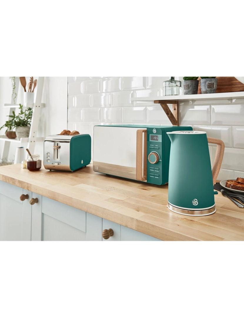 imagem de Chaleira de Pequeno Almoço Swan Nordic Set 1,7L 2200W, Ranhura larga da Panela Torradeira 2 fatias, Microondas 20L digital, design moderno, efeito madeira, verde SWAN STRP1060GRENEU, Verde2