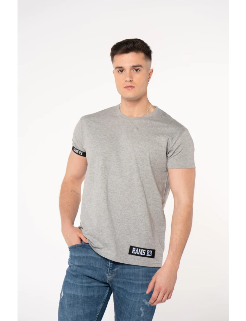 imagem de T-shirt cinza com fita1