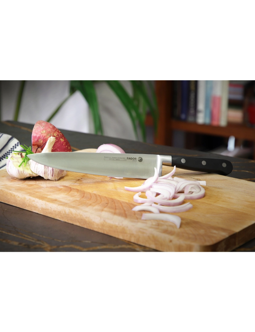 imagem de Conjunto de 7 Facas de Cozinha Profissionais, Aço Inoxidável, Faca de Cozinheiro Santoku FAGOR Couper, Inox2