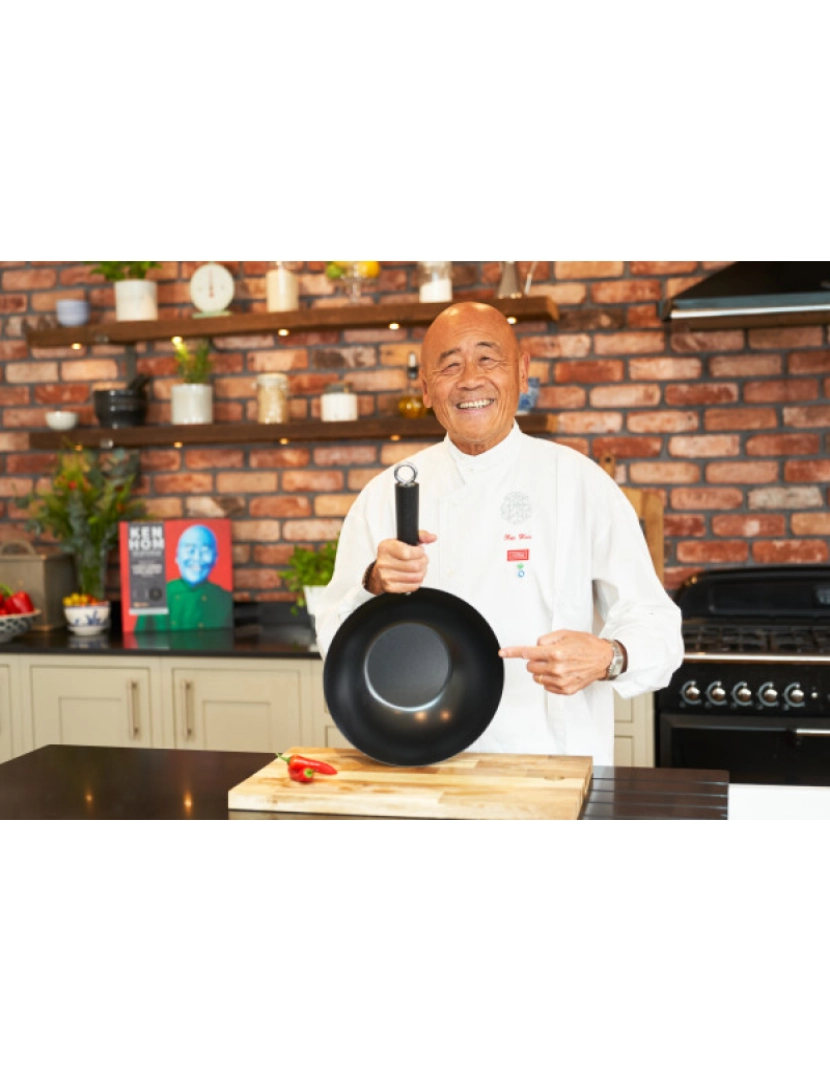 imagem de wok de 20 cm com cabo de baquelite5