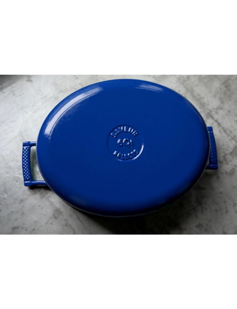 imagem de Saveur Selects - Série Voyage - Cast Iron Oval Casserole 30Cm - Azul clássico3