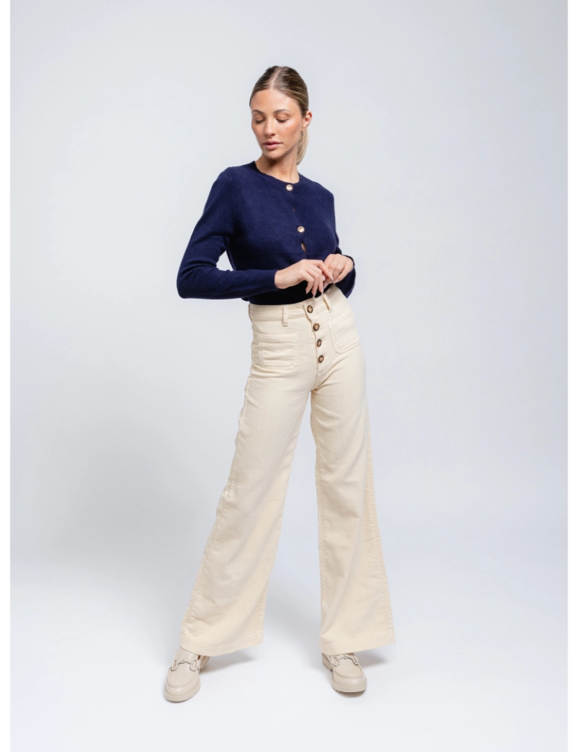 SMF - Calças tipo pantalona em sarja com botões Senhora Perola