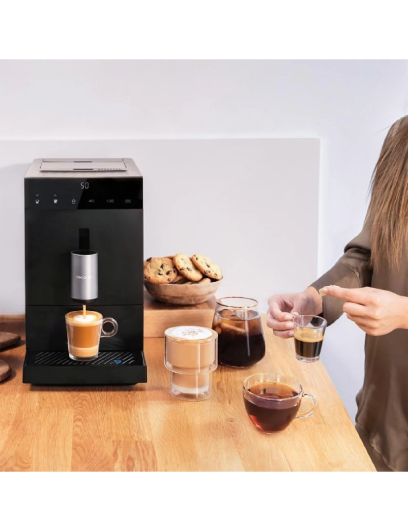 imagem de Máquina de café superautomática Cremmaet Compact Cecotec3