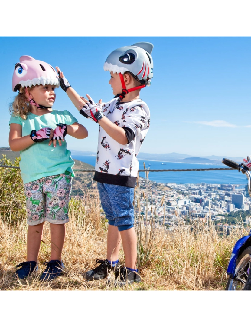 imagem de Capacete de bicicleta para crianças|Tubarão Rosa|Crazy Safety|CertificadoEN10784