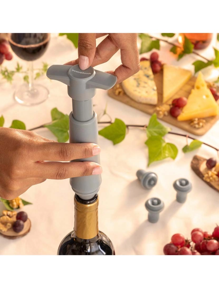 Innovagoods - Bomba de vácuo e rolhas para vinho Winuum InnovaGoods (4 rolhas)