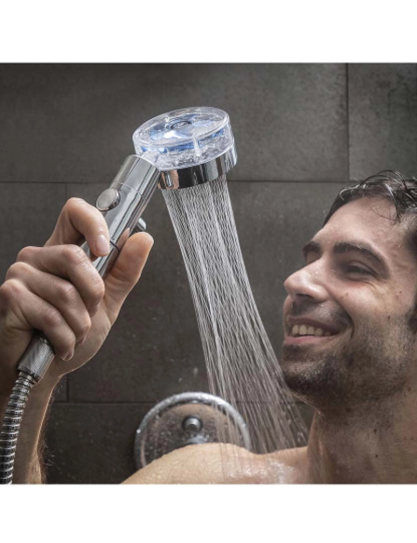 Innovagoods - Ecoshower com Hélice de Pressão e Filtro Purificador Heliwer InnovaGoods