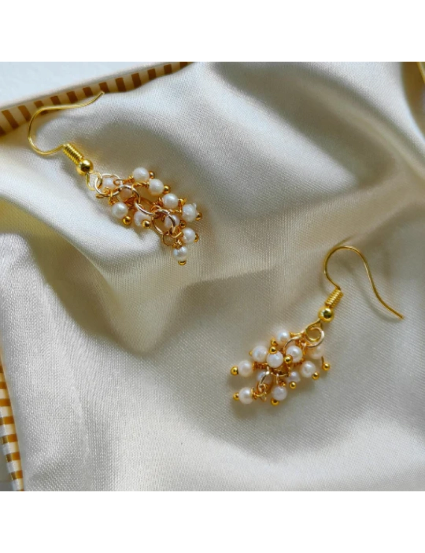 The Colourful Aura - Ouro e prata pequeno Pearl Poth Dainty Pearl Delicate Dainty Drop Hook Brincos