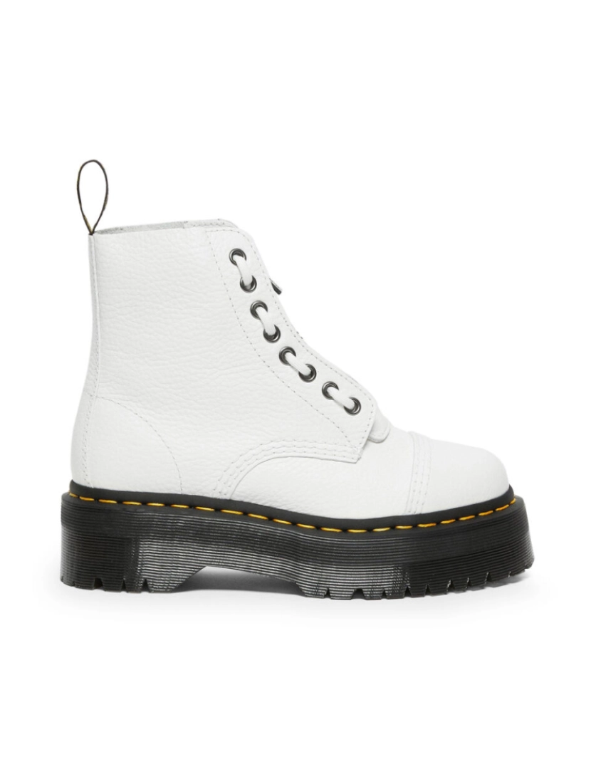 imagem de Dr. Martens Sinclairauntsally1