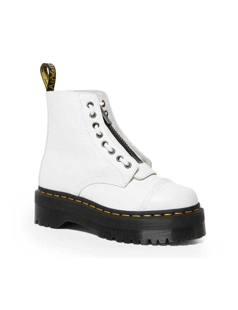 imagem de Dr. Martens Sinclairauntsally2