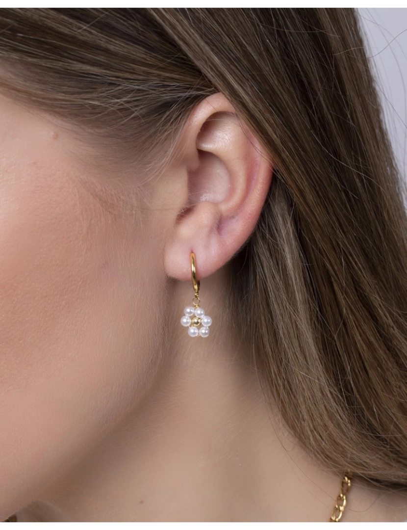 imagem de Daisy Pearl Hoops Ouro3