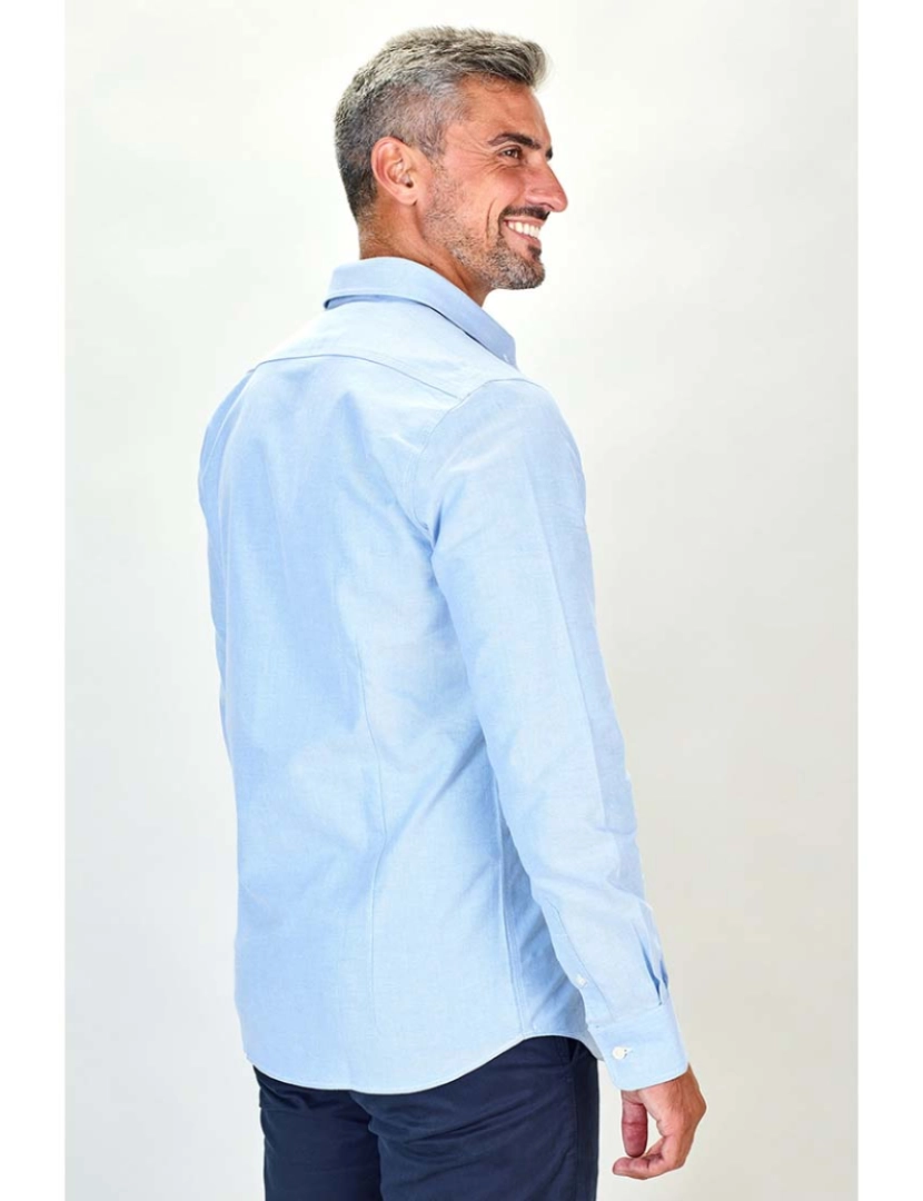 imagem de Camisa Oxford Cintada Azul3