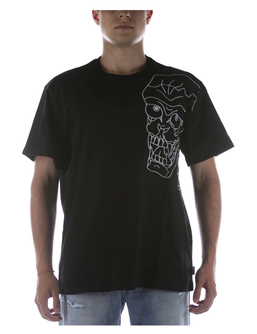 imagem de T-Shirt Preta Iuter Skull Tee1