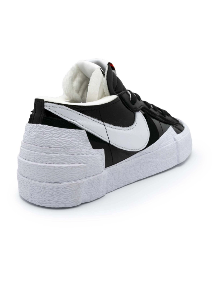 imagem de Nike Blazer Low X Sacai Blk Patent Leather Preto4