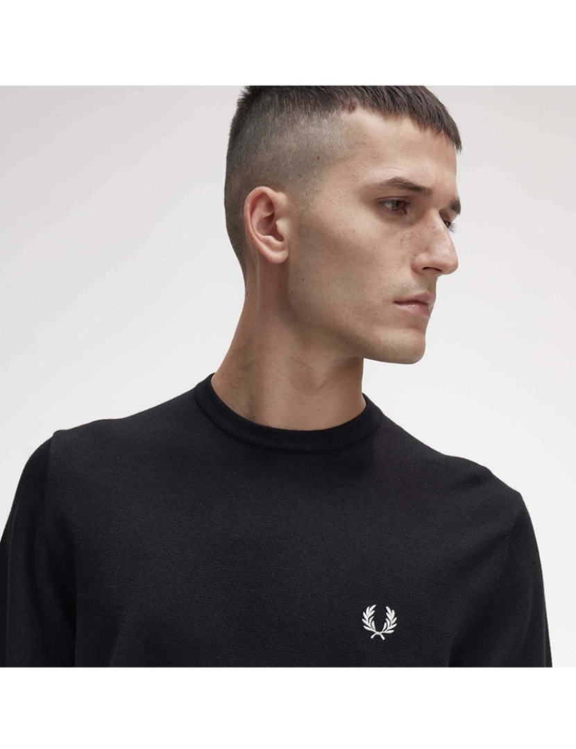 imagem de Suéter Preto Fred Perry Classic Crew Neck4