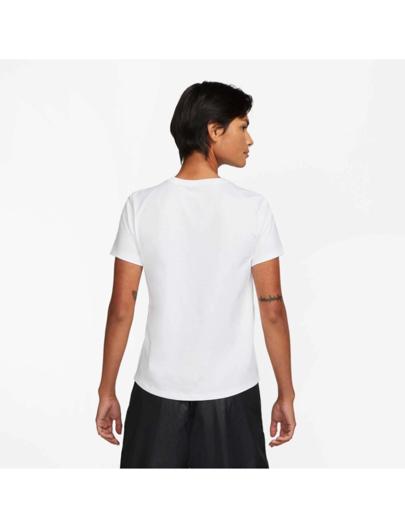 imagem de Camiseta Nike Sportswear Essential2