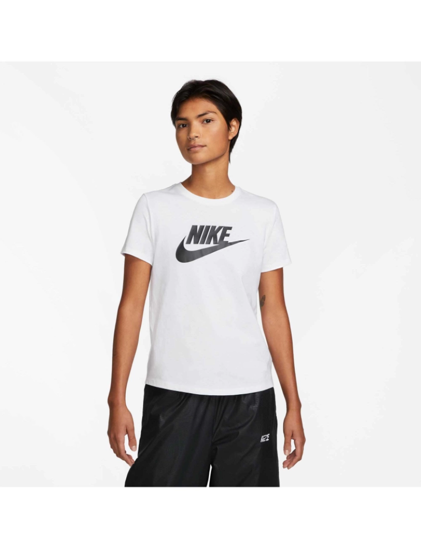 imagem de Camiseta Nike Sportswear Essential3