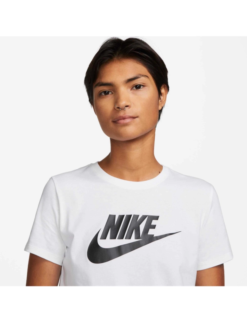 imagem de Camiseta Nike Sportswear Essential4