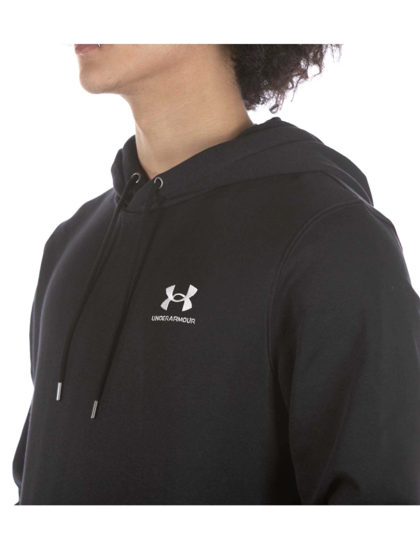 imagem de Under Armadura Essencial Fleece Hoodie Preto5