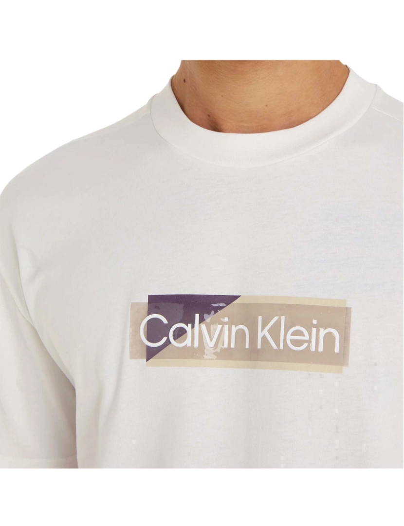 imagem de Camiseta Com Logotipo De Gel Em Camadas Calvin Klein T-S5