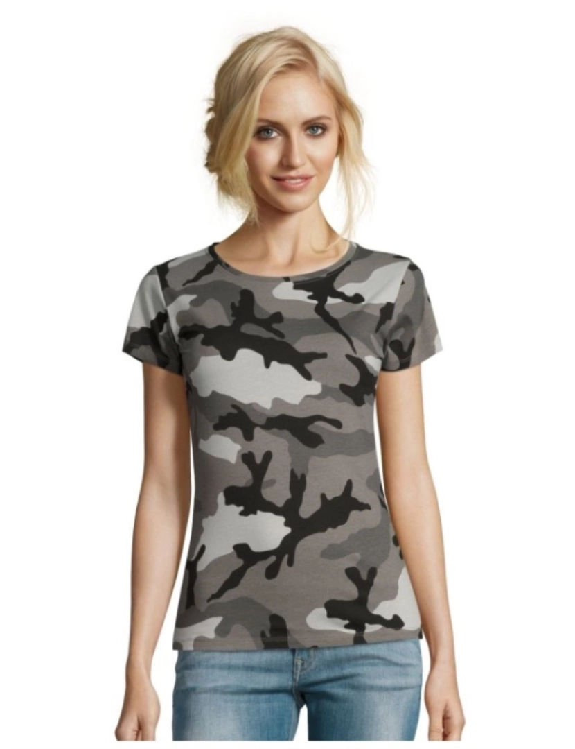 imagem de T-shirt feminina gola redonda camuflada1