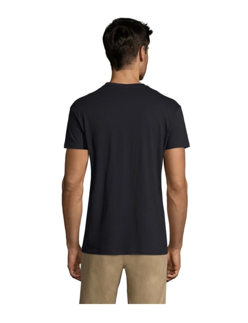 imagem de T-shirt justa de homem em jersey simples e gola redonda2