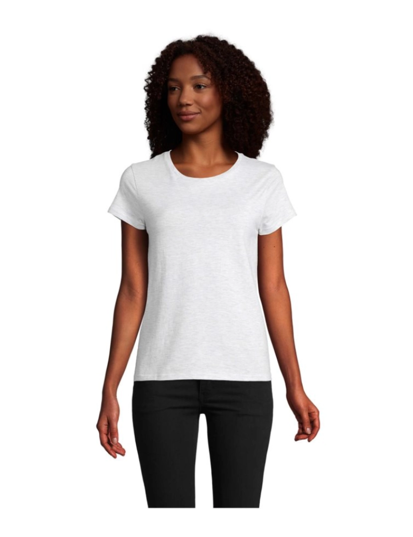 imagem de Camiseta feminina gola redonda1