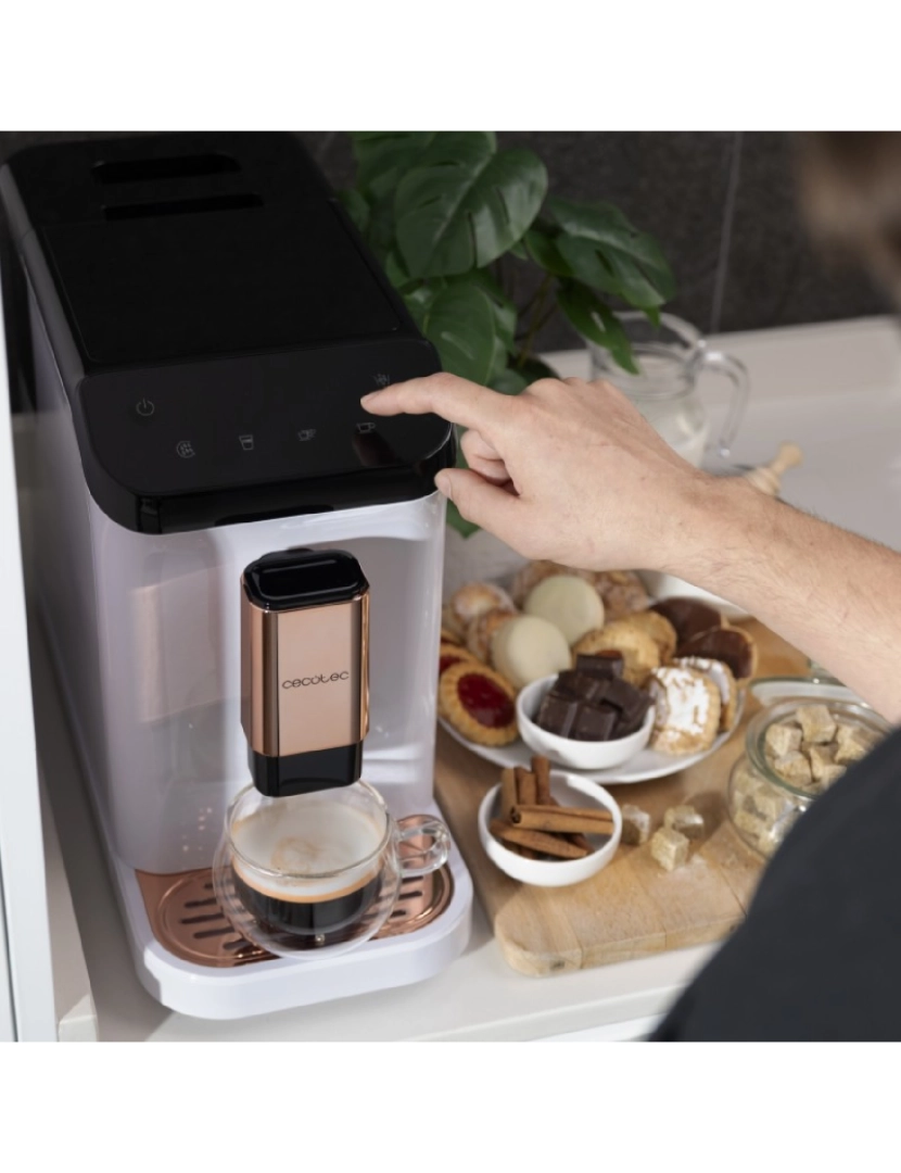 imagem de Cecotec Máquina de café superautomática compacta com 19 bares e Thermoblock.4