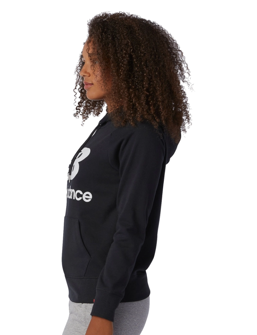 imagem de W Essentials Stacked Logo Hoodie, capa preta2