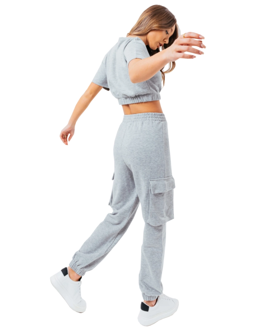 Calcas cinzentas 2024